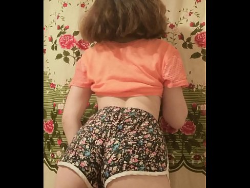 ❤️ Keçika ciwan a seksî li ber kamerayê kurtanên xwe ji xwe dike ️❌ Porno li ku.pornobot.ru ❤